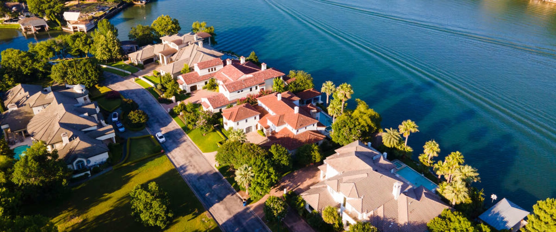 Experience the Best Lakeside Restaurants in Austin, TX